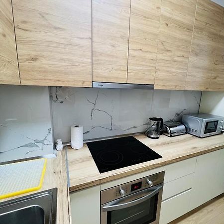Lovely Apartment, Free Parking Тирана Екстер'єр фото