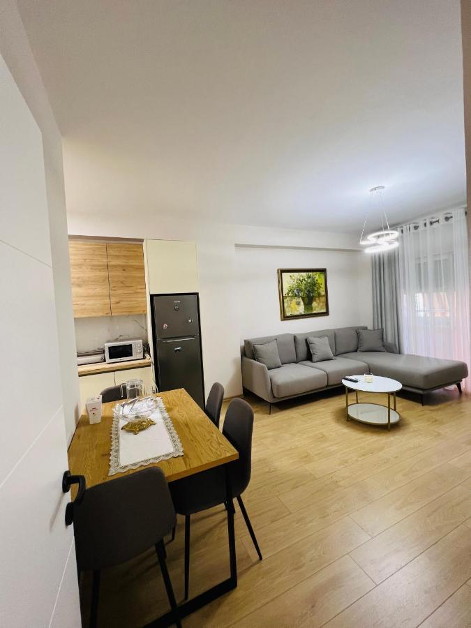 Lovely Apartment, Free Parking Тирана Екстер'єр фото