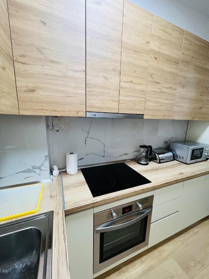 Lovely Apartment, Free Parking Тирана Екстер'єр фото