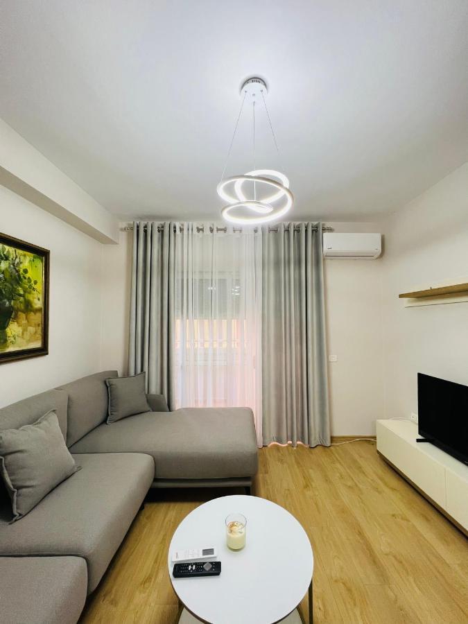 Lovely Apartment, Free Parking Тирана Екстер'єр фото