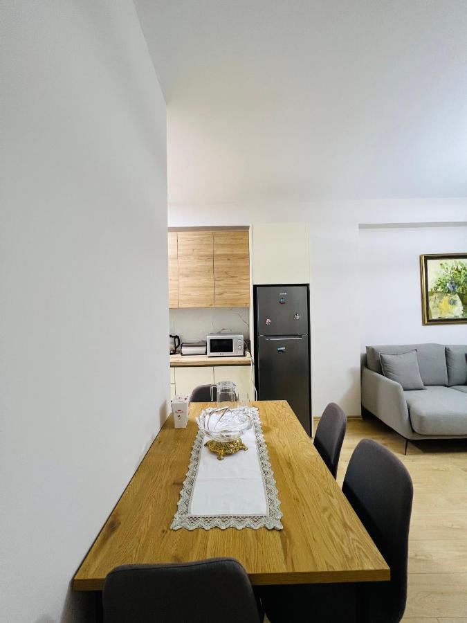 Lovely Apartment, Free Parking Тирана Екстер'єр фото