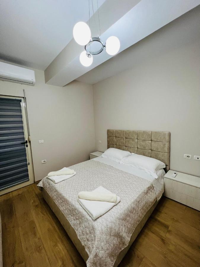 Lovely Apartment, Free Parking Тирана Екстер'єр фото