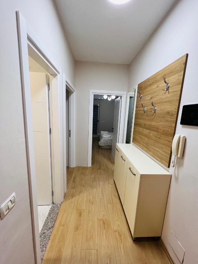Lovely Apartment, Free Parking Тирана Екстер'єр фото